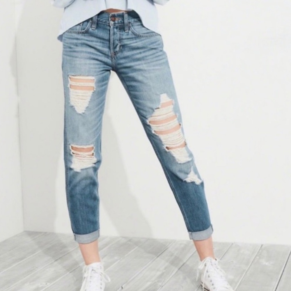 Hollister 5R W27 Low Rise Boyfriend Distressed Jeans w/ Cuffed Ankle